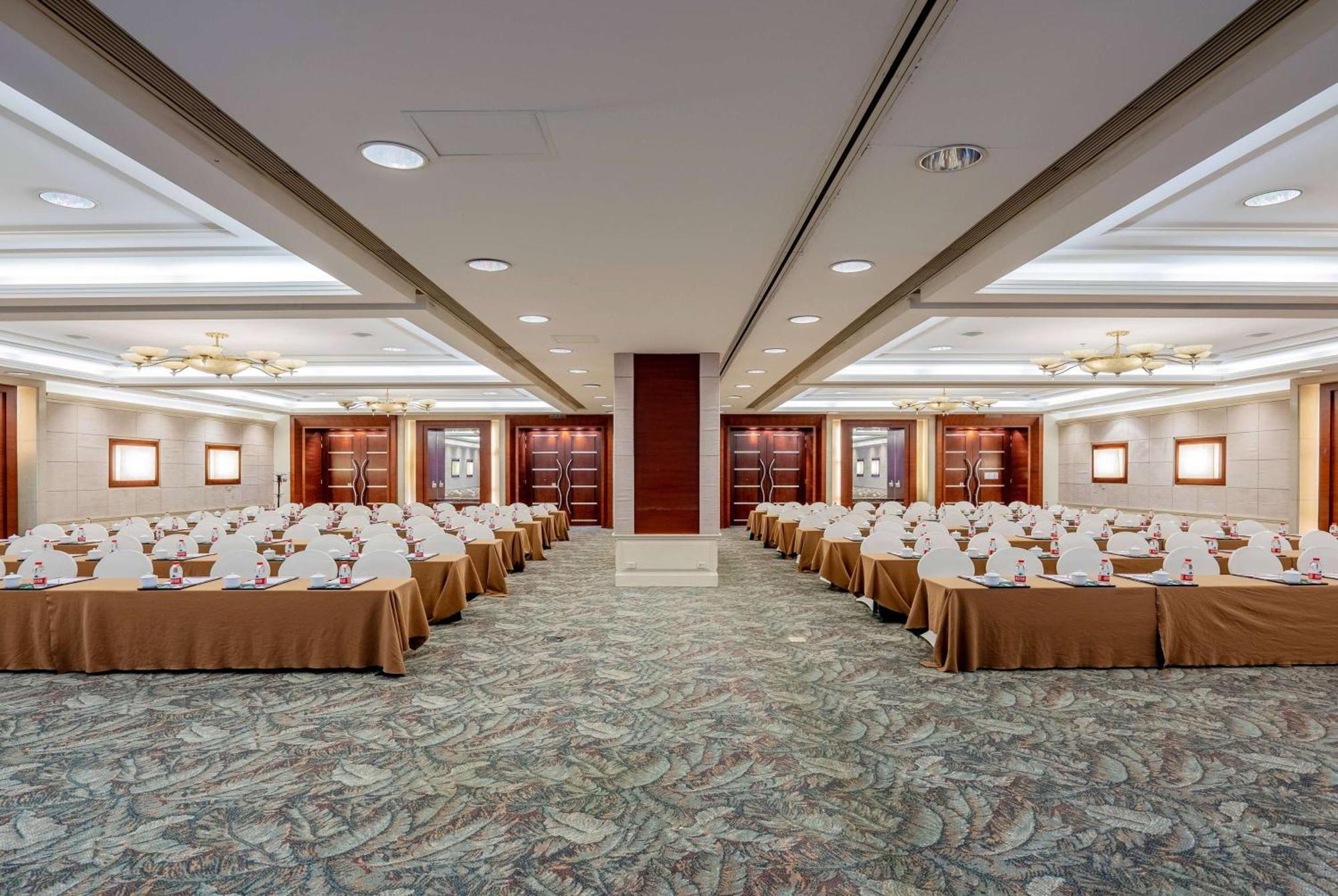 Ramada Beijing North Hotel Csangping Kültér fotó