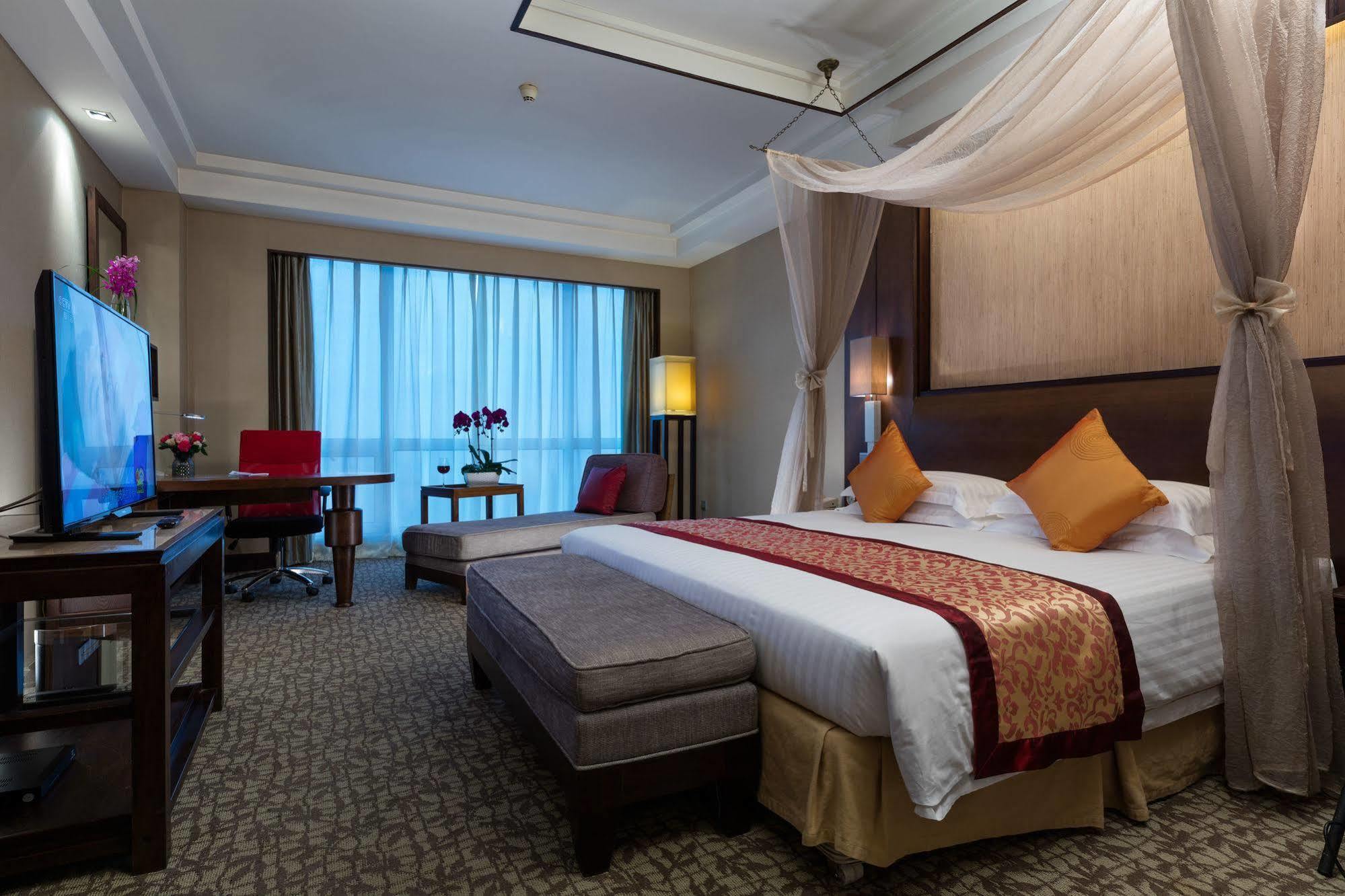 Ramada Beijing North Hotel Csangping Kültér fotó
