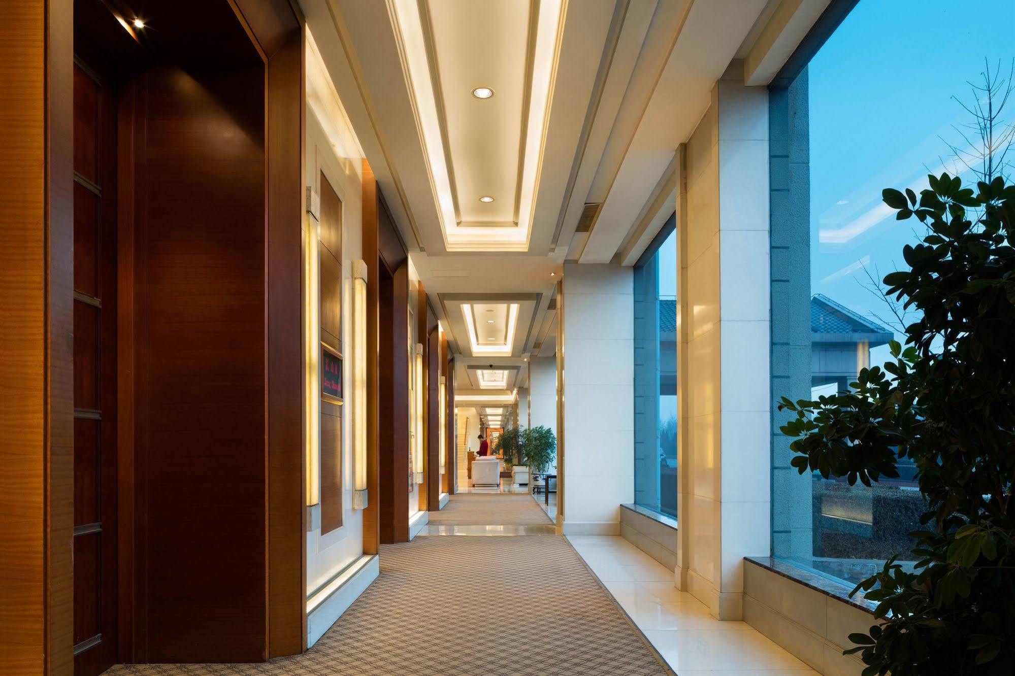 Ramada Beijing North Hotel Csangping Kültér fotó